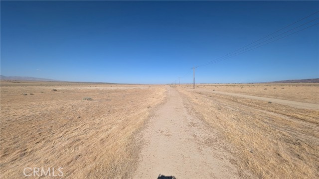 275 W Avenue B, Lancaster CA: https://media.crmls.org/medias/7239994e-4421-432f-b94b-ca9e3efe3159.jpg