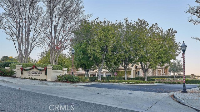 Detail Gallery Image 12 of 13 For 17 Corte Montena, Lake Elsinore,  CA 92532 - 4 Beds | 3 Baths