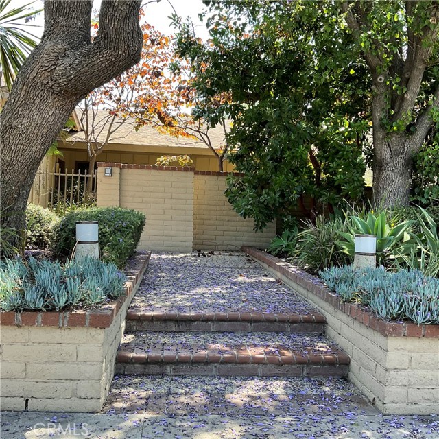 171 S Lincoln Street, Orange CA: https://media.crmls.org/medias/723a4e4a-febe-4b2e-af05-db6ee1ed5db9.jpg