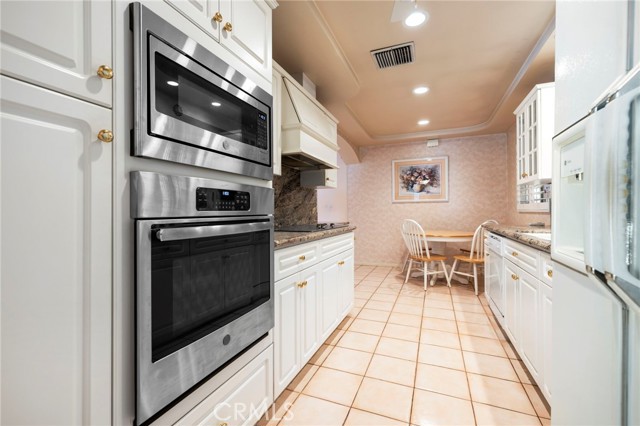 Detail Gallery Image 10 of 23 For 18409 Los Alimos St, Porter Ranch,  CA 91326 - 3 Beds | 2 Baths