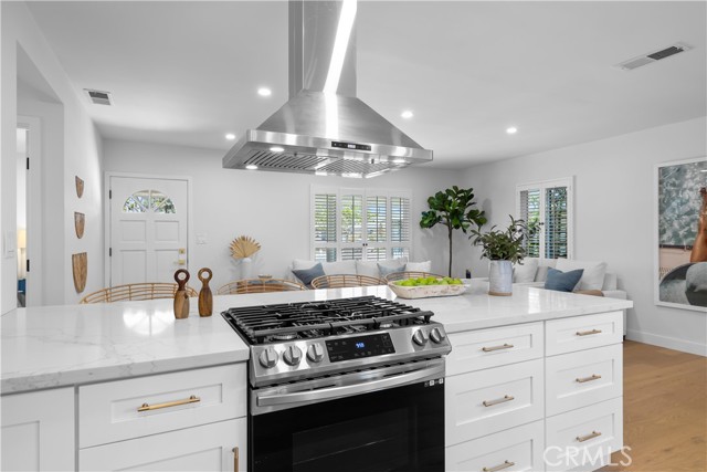 2720 Spreckels Lane, Redondo Beach, California 90278, 3 Bedrooms Bedrooms, ,2 BathroomsBathrooms,Residential,Sold,Spreckels,SB23143094