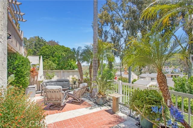 24336 Hillview Drive, Laguna Niguel CA: https://media.crmls.org/medias/723b9f12-4bdf-40ca-83d2-ca66828bc147.jpg