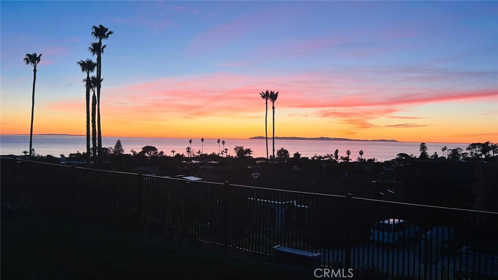 https://media.crmls.org/medias/723be0de-4a07-4783-b7e3-da4bea83cdf8.jpg?preset=X-Large