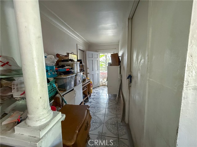 258 N Benton Way, Los Angeles CA: https://media.crmls.org/medias/723cdb83-e46d-457d-bcd8-73c60f7db215.jpg