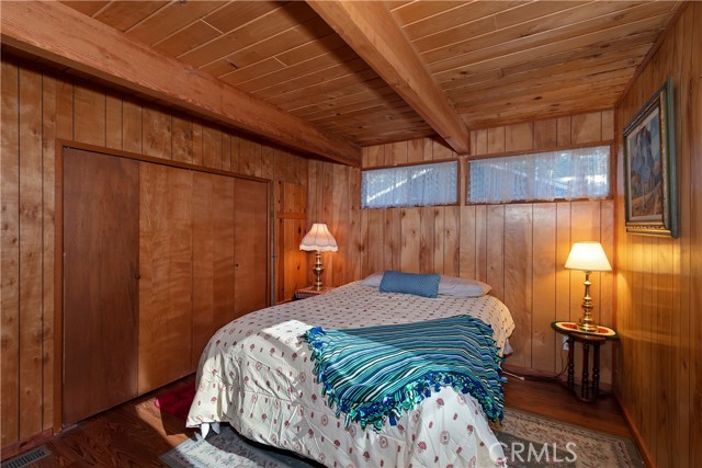 Detail Gallery Image 5 of 34 For 31470 Cedarwood Dr, Running Springs,  CA 92382 - 2 Beds | 1 Baths