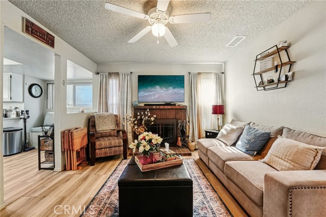 Detail Gallery Image 7 of 35 For 13210 Mohican, Moreno Valley,  CA 92555 - 3 Beds | 2/1 Baths