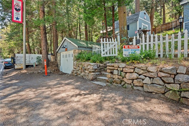 27048 State Highway 189, Blue Jay CA: https://media.crmls.org/medias/723df9ad-51ca-4cd8-a9ce-23be809c7be9.jpg
