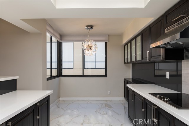 Detail Gallery Image 15 of 57 For 343 Pioneer Dr #504,  Glendale,  CA 91203 - 3 Beds | 2 Baths