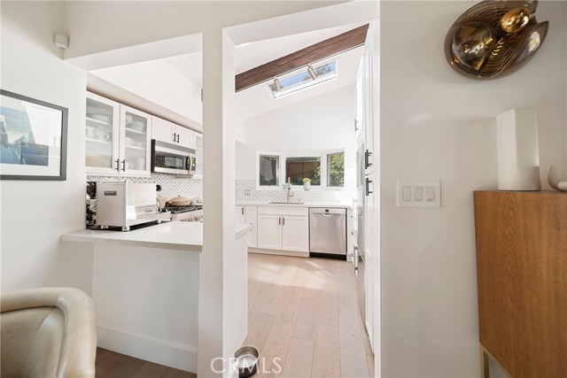 2522 Zorada Drive, Los Angeles CA: https://media.crmls.org/medias/723f8687-5ab1-42a2-8a7f-94f71f69104c.jpg