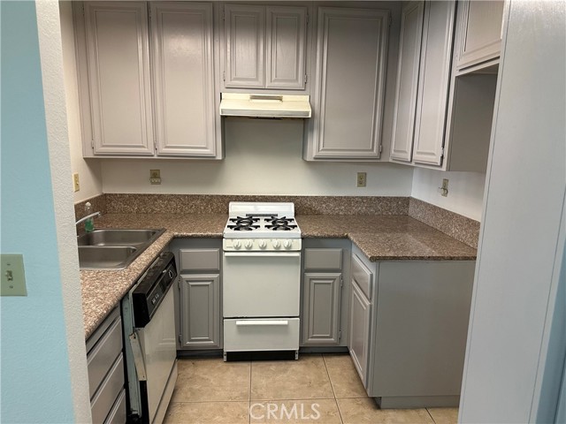 Detail Gallery Image 4 of 12 For 74 Flor De Sol #53,  Rancho Santa Margarita,  CA 92688 - 2 Beds | 2 Baths