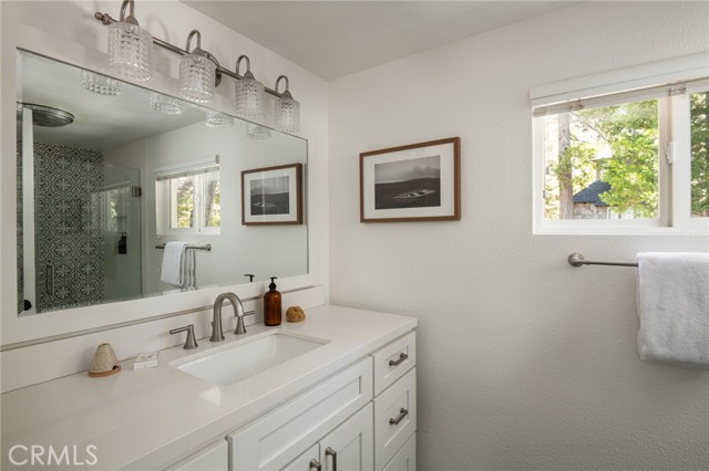 Detail Gallery Image 16 of 28 For 231 Crest Cir, Lake Arrowhead,  CA 92352 - 4 Beds | 2/1 Baths