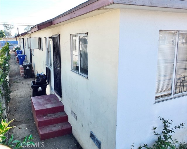 Detail Gallery Image 5 of 8 For 9618 S Figueroa St, Los Angeles,  CA 90003 - – Beds | – Baths