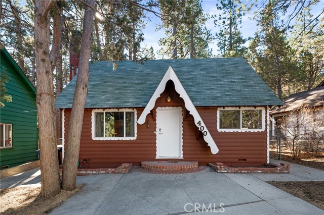 Detail Gallery Image 2 of 16 For 400 Shakespeare Ln, –,  CA 92314 - 3 Beds | 3 Baths