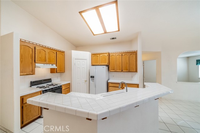 Detail Gallery Image 6 of 30 For 15225 Ash St, Hesperia,  CA 92345 - 3 Beds | 2 Baths