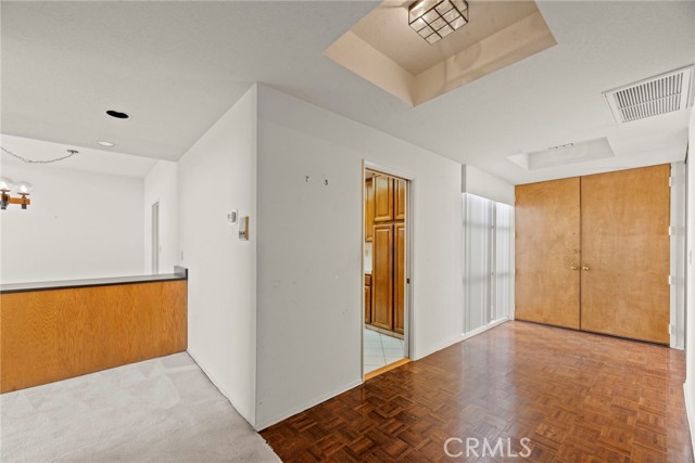 Detail Gallery Image 3 of 22 For 4641 Fulton #303,  Sherman Oaks,  CA 91423 - 2 Beds | 2/1 Baths