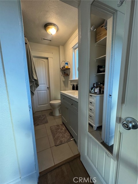 1355 N Gordon Street, Pomona CA: https://media.crmls.org/medias/7241a63c-9d41-421d-b27d-9481cd5f3aa2.jpg
