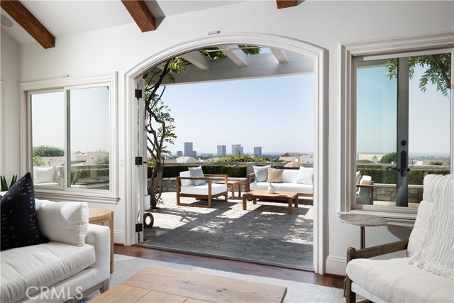 Detail Gallery Image 26 of 54 For 2001 Yacht Resolute, Newport Beach,  CA 92660 - 3 Beds | 2/1 Baths