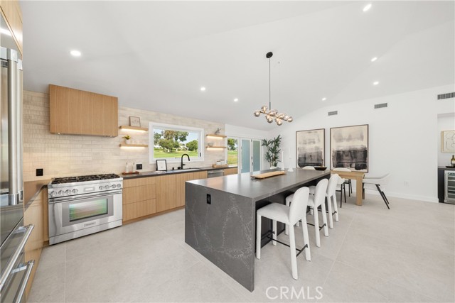 Detail Gallery Image 15 of 33 For 19741 Quiet Bay Ln, Huntington Beach,  CA 92648 - 3 Beds | 2 Baths