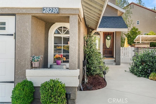 28230 Evergreen Lane, Saugus CA: https://media.crmls.org/medias/72434525-095c-4253-9964-e80c98530a27.jpg