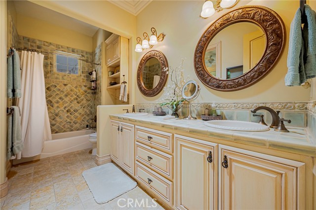 Image 47 of 69 For 2882 Trovare Court