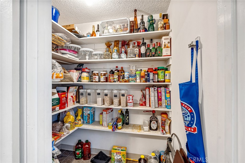 https://media.crmls.org/medias/72444854-c61a-4275-8075-e1055e5dfe4e.jpg?preset=X-Large