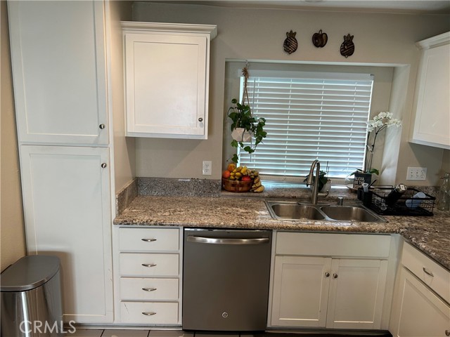 Detail Gallery Image 6 of 24 For 1905 E Cortney Way, Anaheim,  CA 92805 - 3 Beds | 2 Baths