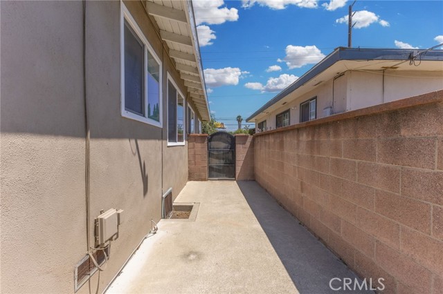Detail Gallery Image 4 of 75 For 1607 S Atlantic Dr, Compton,  CA 90221 - 3 Beds | 2 Baths