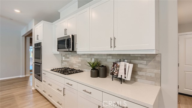 30282 Waterline Drive, Menifee CA: https://media.crmls.org/medias/72467e91-ed88-4ffd-9c66-e1121cd94b84.jpg