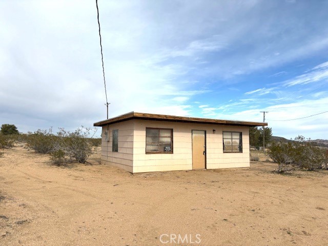 57129 Pine St, Landers, CA 92285