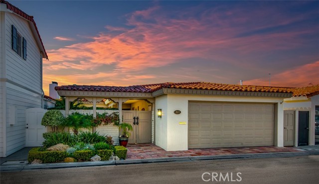 217 Via Mentone, Newport Beach, CA 92663