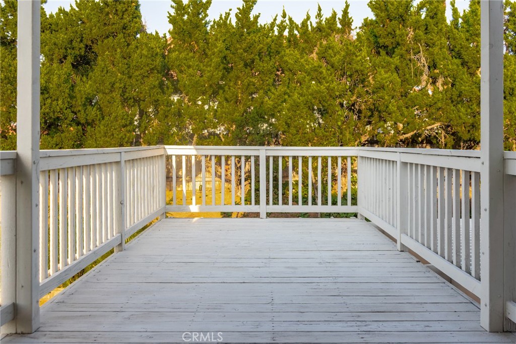https://media.crmls.org/medias/72495372-6b09-46c8-8225-d683d3afb6f6.jpg?preset=X-Large