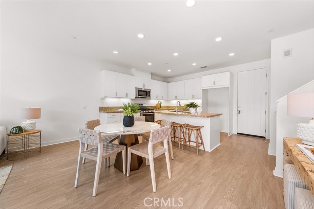 Detail Gallery Image 5 of 52 For 81 Savannah, Lake Forest,  CA 92630 - 3 Beds | 2/1 Baths