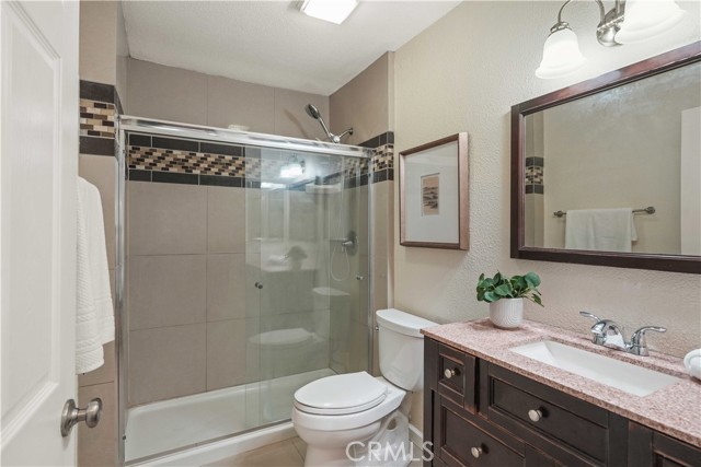 Detail Gallery Image 18 of 32 For 23542 Newhall Ave #5,  Newhall,  CA 91321 - 3 Beds | 3 Baths