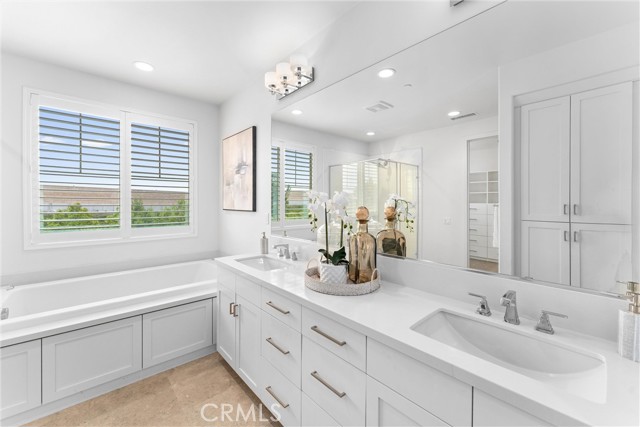 287 Barnes Road, Tustin CA: https://media.crmls.org/medias/7249f3d5-14c7-41d9-87e0-755c48e205be.jpg