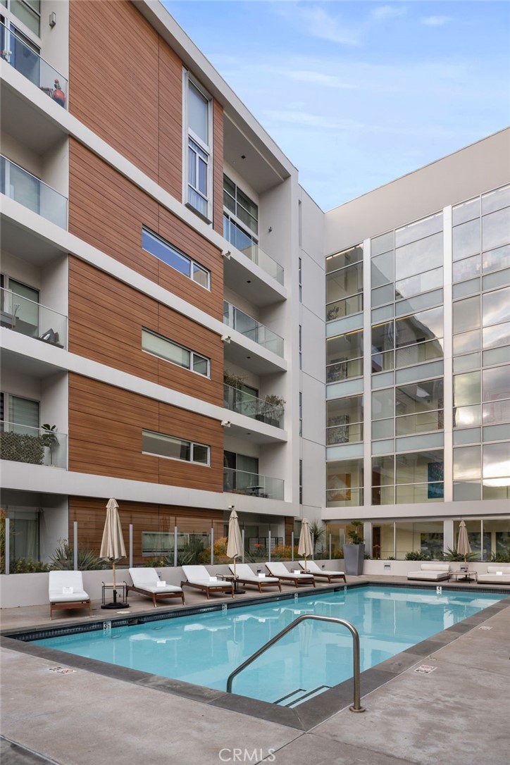 724b4643 Accb 433c 96c0 B850eccce5e1