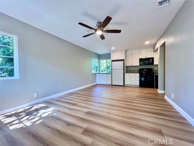 Detail Gallery Image 2 of 11 For 835 E Howard St, Pasadena,  CA 91104 - 2 Beds | 1 Baths