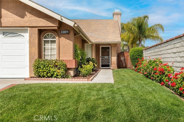 Detail Gallery Image 1 of 36 For 22811 Fir Ct, Saugus,  CA 91390 - 2 Beds | 2 Baths