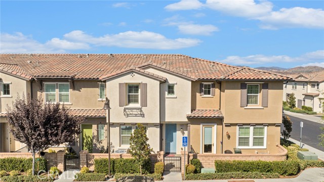 Detail Gallery Image 2 of 37 For 28603 Jardineras Dr, Valencia,  CA 91354 - 3 Beds | 3 Baths