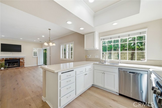 Detail Gallery Image 11 of 28 For 2603 Elden Ave #H,  Costa Mesa,  CA 92627 - 3 Beds | 2/1 Baths