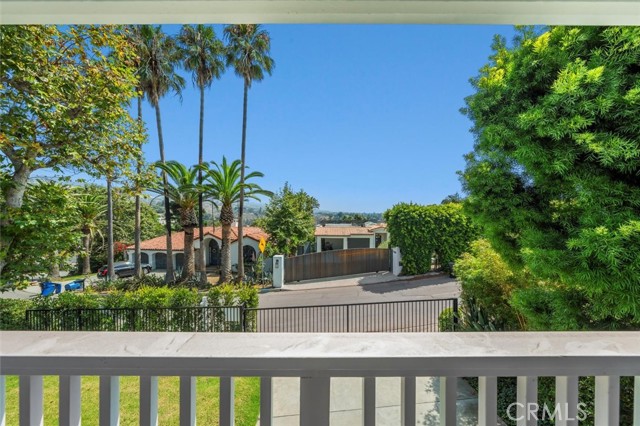 Detail Gallery Image 41 of 52 For 17481 Tramonto Dr, Pacific Palisades,  CA 90272 - 4 Beds | 3 Baths
