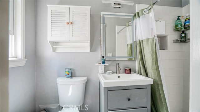 Detail Gallery Image 28 of 56 For 11426 Collett Avenue, Granada Hills,  CA 91344 - 3 Beds | 2 Baths