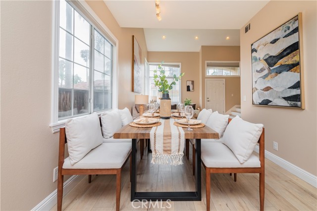 56 Egret Lane, Aliso Viejo CA: https://media.crmls.org/medias/724d47ed-e1aa-417e-95bc-3d57bbd457d1.jpg