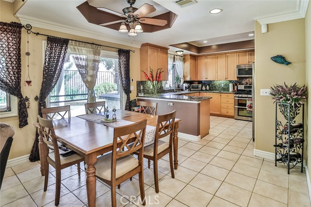 Detail Gallery Image 19 of 61 For 13910 Mountain View Pl, Sylmar,  CA 91342 - 5 Beds | 3 Baths