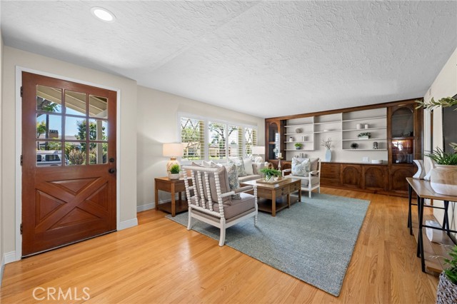 Detail Gallery Image 9 of 64 For 939 W Orange Rd, Santa Ana,  CA 92706 - 3 Beds | 2 Baths
