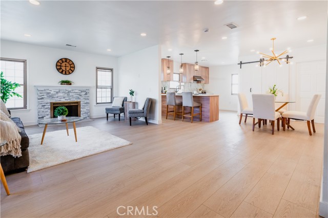 Detail Gallery Image 4 of 38 For 9821 S 8th Ave, Inglewood,  CA 90305 - 3 Beds | 2 Baths