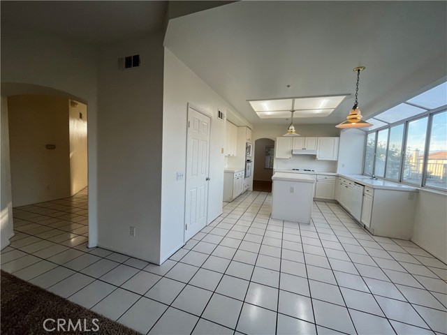 Detail Gallery Image 6 of 24 For 26232 Nottingham Dr, Loma Linda,  CA 92354 - 4 Beds | 3/1 Baths