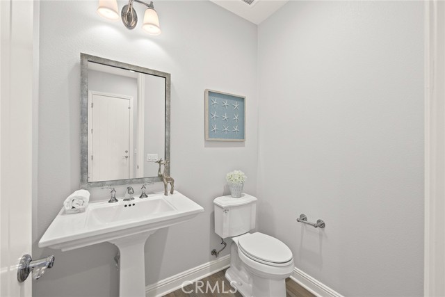 Detail Gallery Image 10 of 38 For 32 Caspian, Lake Forest,  CA 92630 - 6 Beds | 5/1 Baths