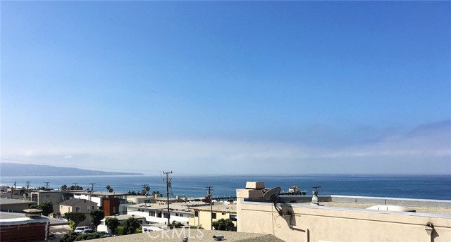 214 15th Place, Manhattan Beach, California 90266, 2 Bedrooms Bedrooms, ,2 BathroomsBathrooms,Residential,Sold,15th,SB17189599