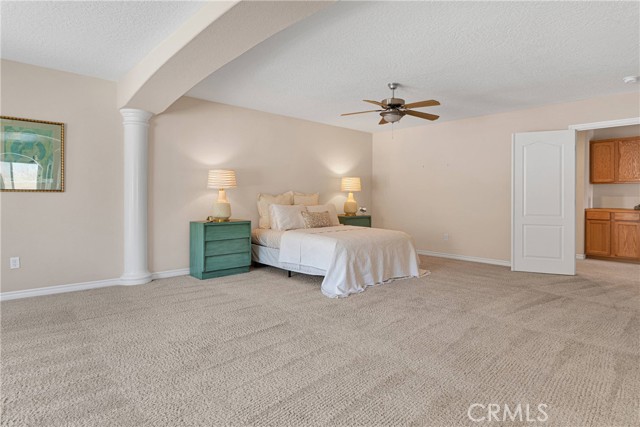 19410 Allegheny Court, Apple Valley CA: https://media.crmls.org/medias/725298d0-3618-4fb1-9047-ddd9fd936676.jpg
