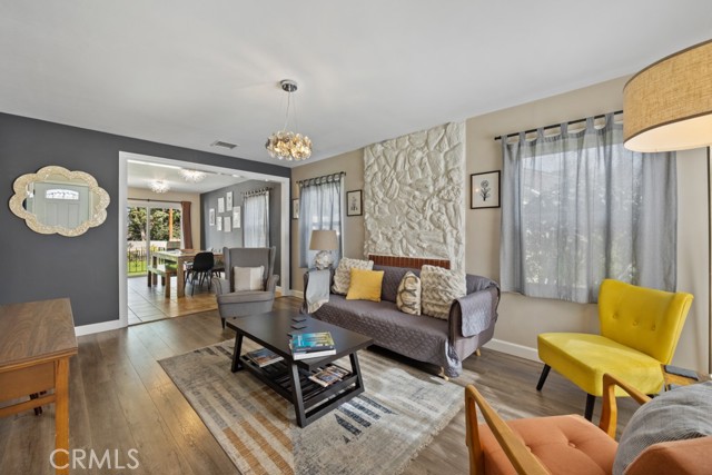 213 East 45th Street, Long Beach CA: https://media.crmls.org/medias/7253b91f-b36e-4f00-894a-462ae36d065e.jpg